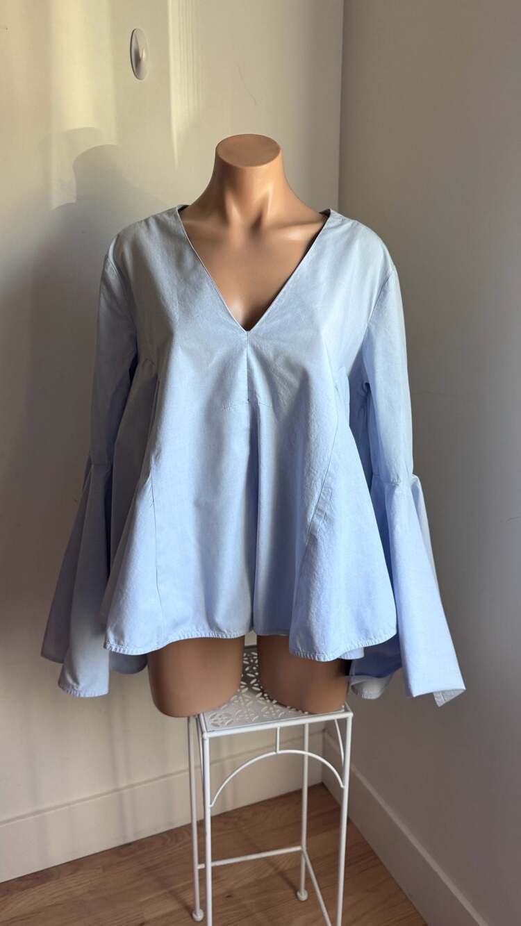 Ellery Blue Poplin V-Neck Bell Sleeve Blouse 100% Cotton size 8